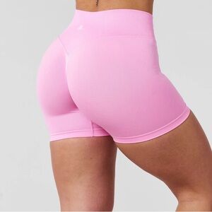 Youngla W128 LEGACY SEAMLESS SHORTS SPRING 25'
